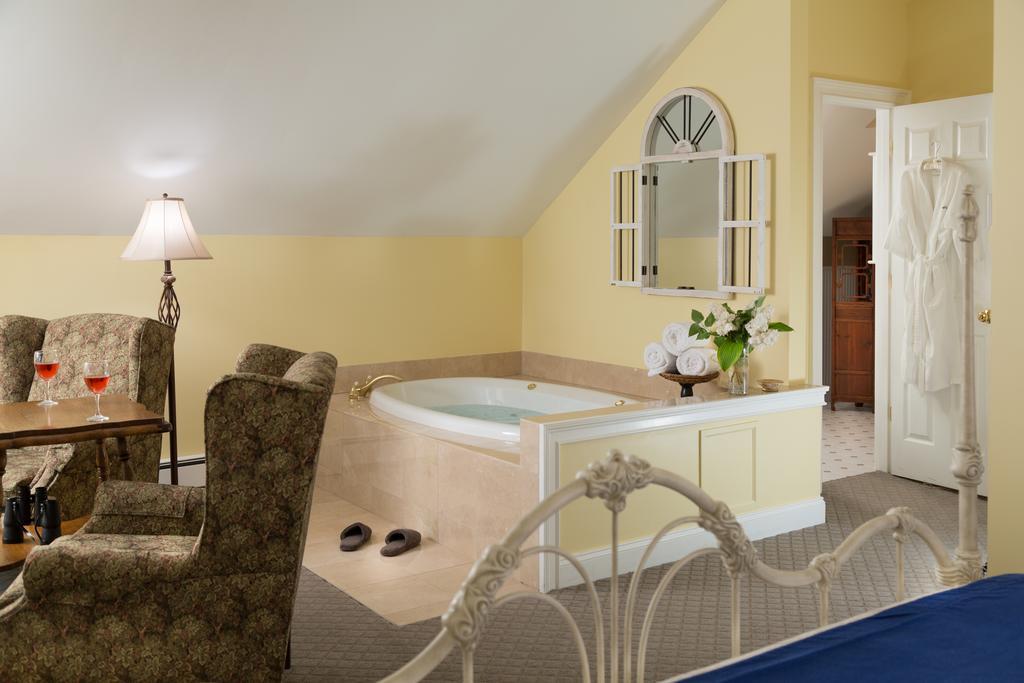 Wolf Cove Inn Poland Exterior photo