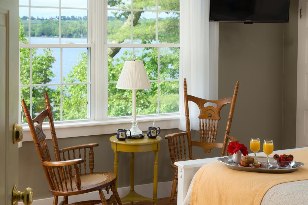 Wolf Cove Inn Poland Exterior photo