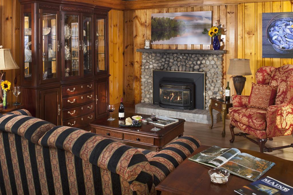 Wolf Cove Inn Poland Exterior photo